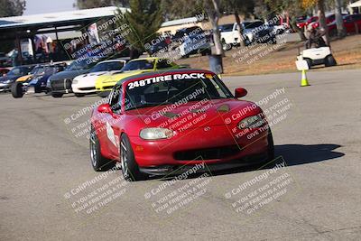 media/Nov-17-2024-CalClub SCCA (Sun) [[5252d9c58e]]/Around the Pits/